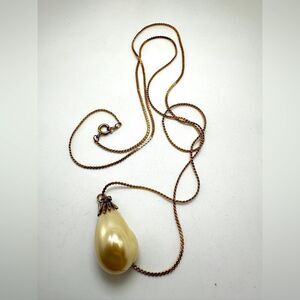 Vintage 30" gold tone chain with stamped gold over 925 faux pearl pendant!